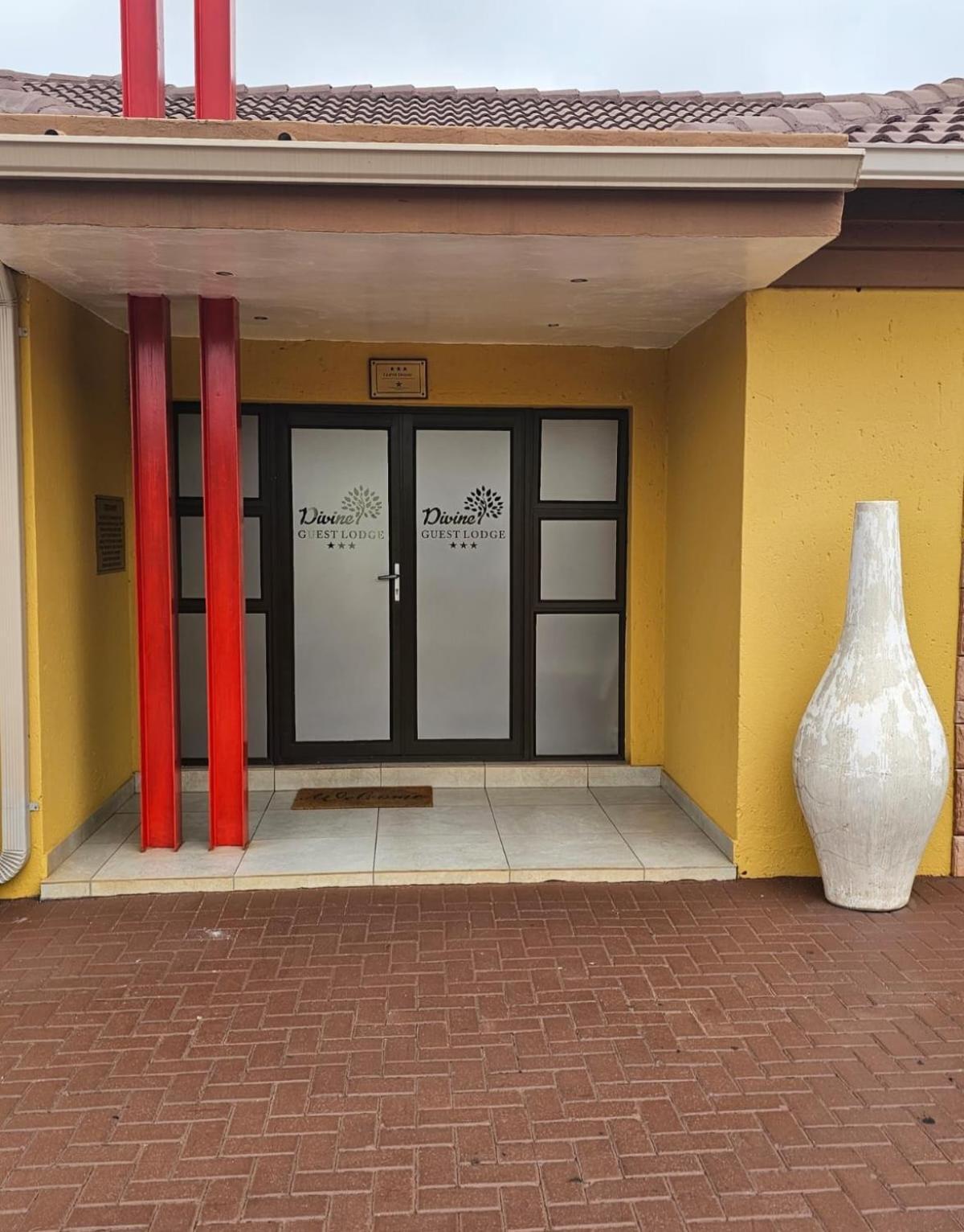 Divine Guest Lodge روستنبرج المظهر الخارجي الصورة